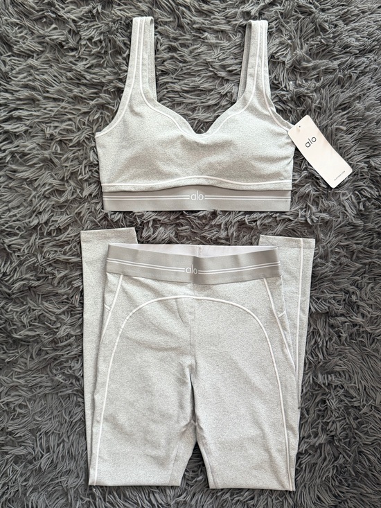 ALO Yoga Pants - Alo Sports Bra & Legging Set